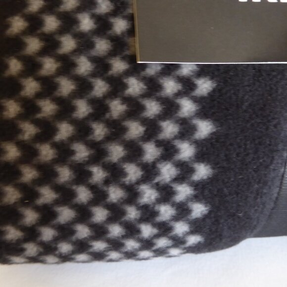 NEW WOMENS REVERSIBLE FASHION WINTER WRAP IKE BEHAR BRAND BLACK & GRAY (ONE SIZE - Picture 10 of 13